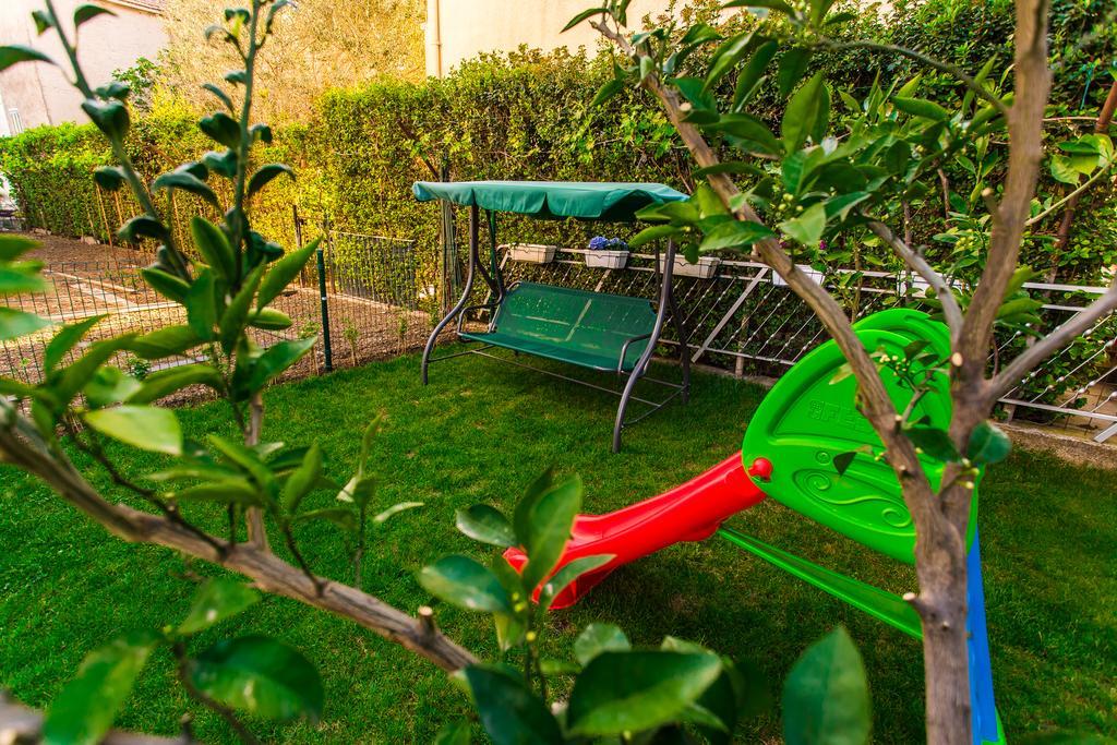 Apartman Nikolic 2 Apartment Kastela Exterior photo